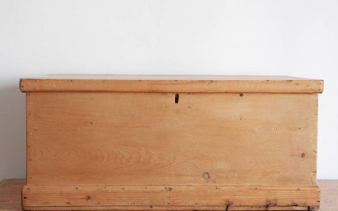 VENDIDO Arcón en madera de pino