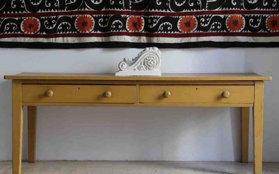 VENDIDO Mesa victoriana de adosar