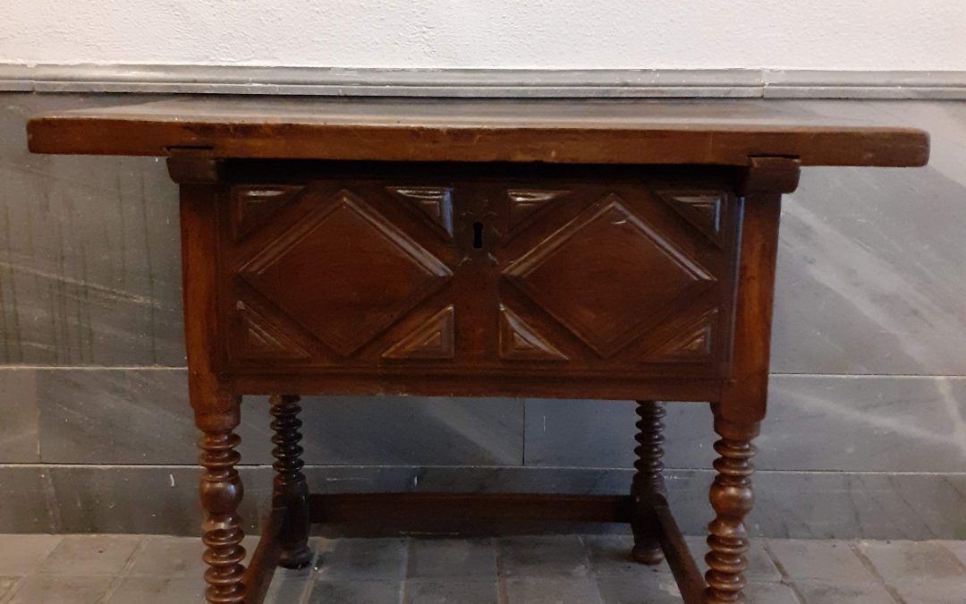 VENDIDO Bufete de madera de nogal